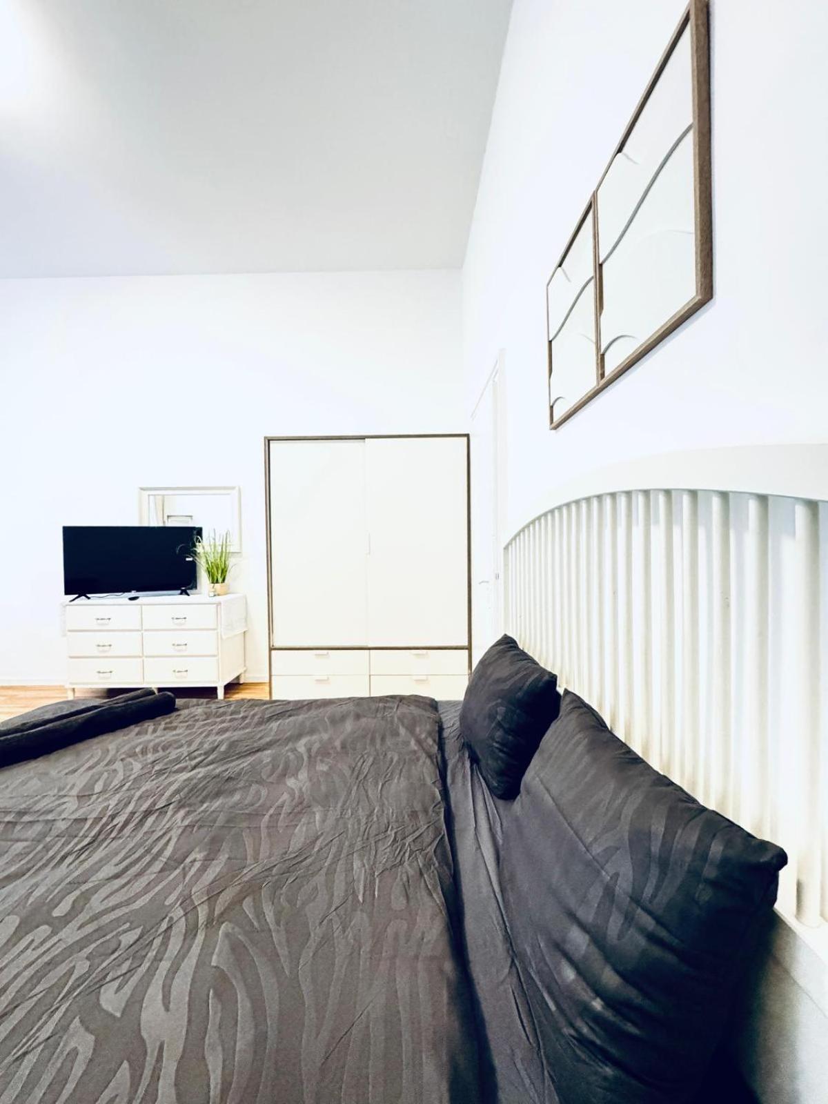 Comfortable Apt, 15 Minutes To Rathausplatz