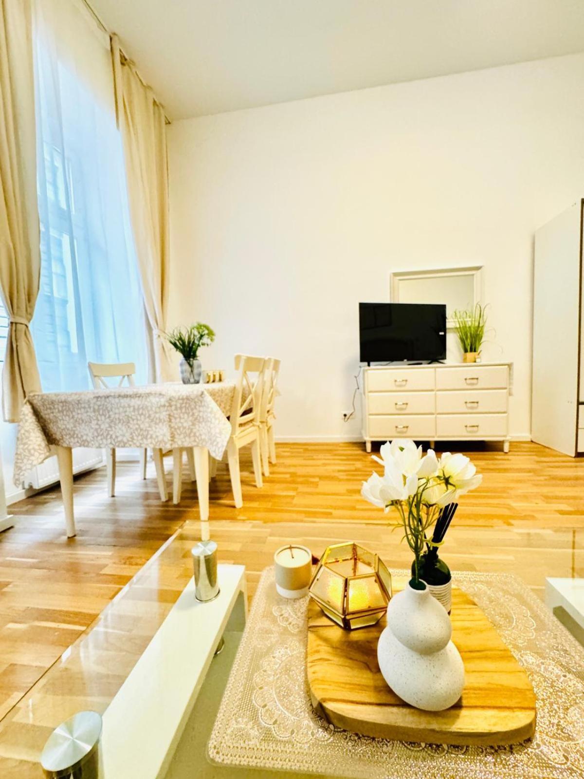 Comfortable Apt, 15 Minutes To Rathausplatz * Wien