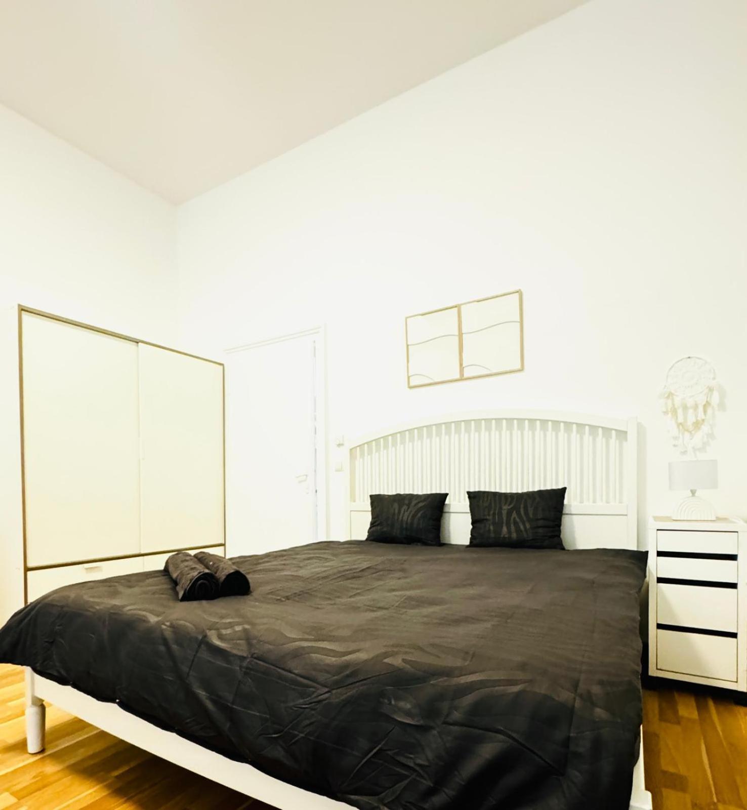 Comfortable Apt, 15 Minutes To Rathausplatz Apartment